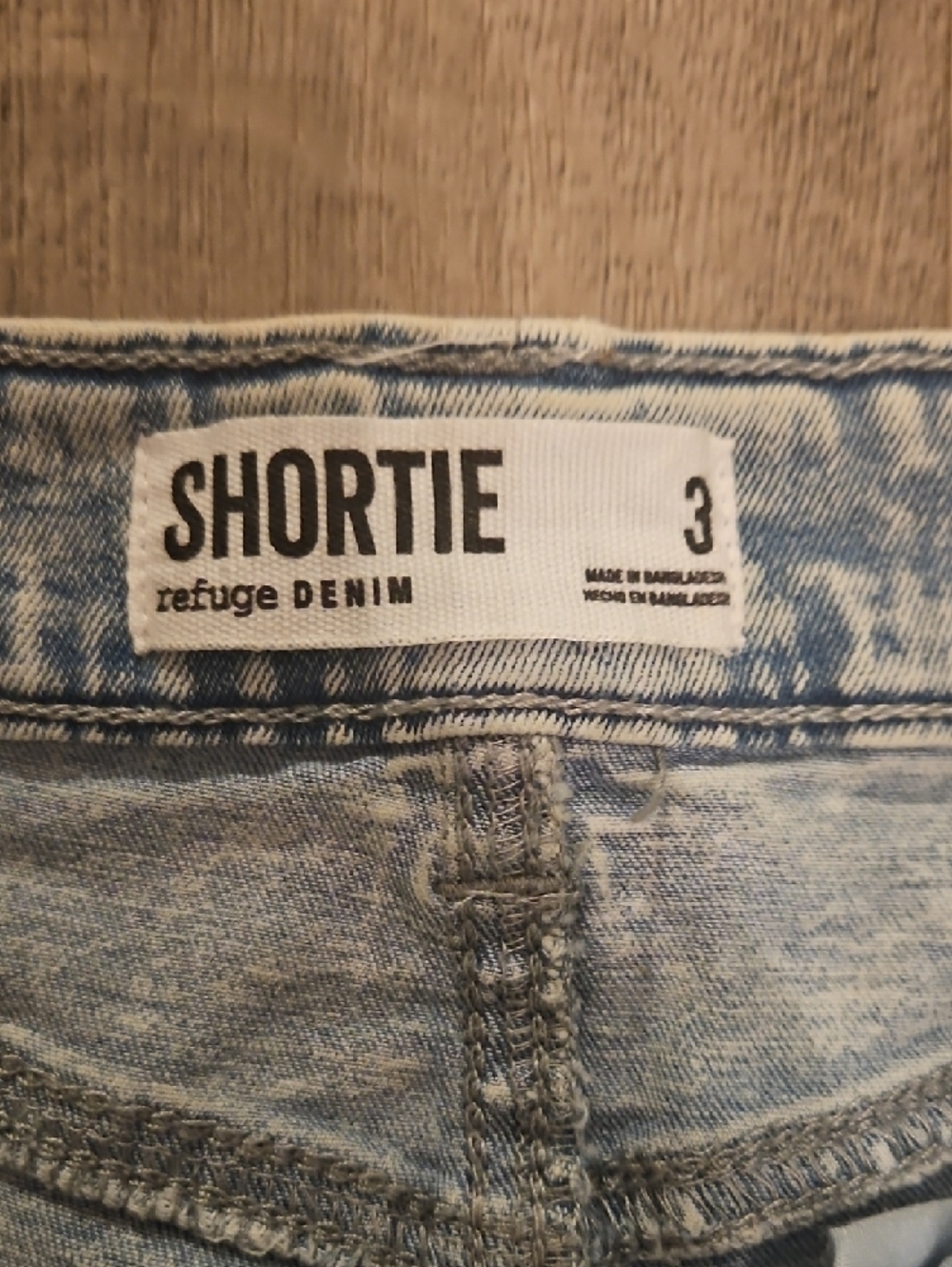 refuge Light Acid Wash Denim Shortie Shorts - Picture 2 of 3